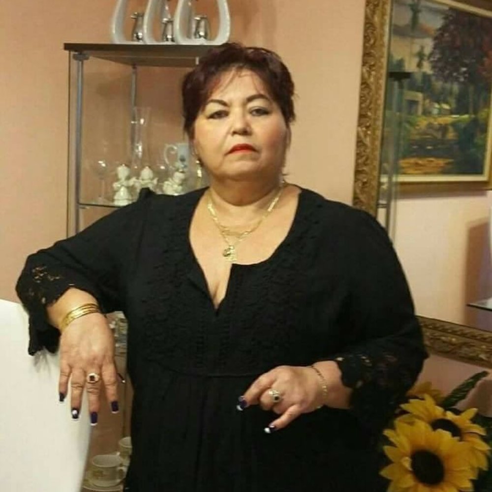 Meet your Posher, Emilia